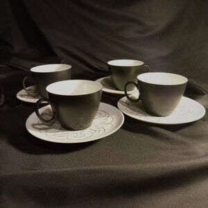 RAYMOND LOEWY'S ROSENTHAL 4 cups and saucers In perfect condition.